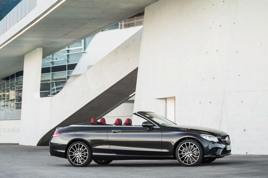  Mercedes-Benz C300 Avantgarde Cabriolet (A205) 2018 года  (WW) (фото 27 из 30)